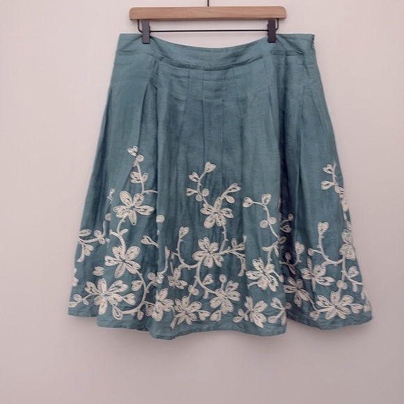 Talbots Floral Embroidered Pleated Skirt 100% Linen Teal Lined Cottagecore Sz 14 - Picture 12 of 13
